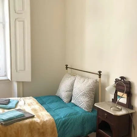 Grandmommy's House - Traditional And Comfy Lisboan Apartment Lisbon
