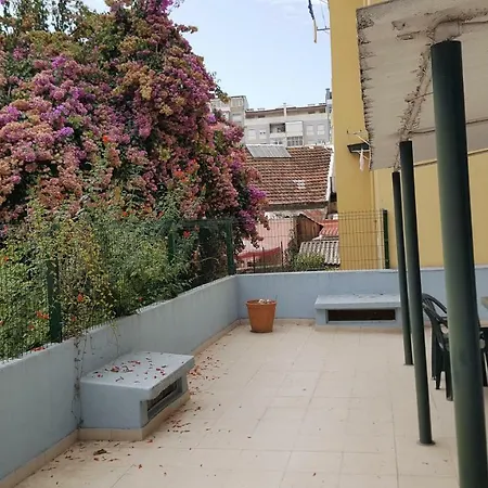 Grandmommy's House - Traditional And Comfy Lisboan Apartman