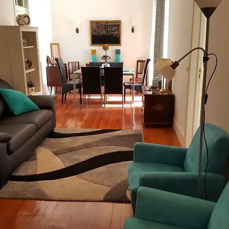 Grandmommy's House - Traditional And Comfy Lisboan Lissabon